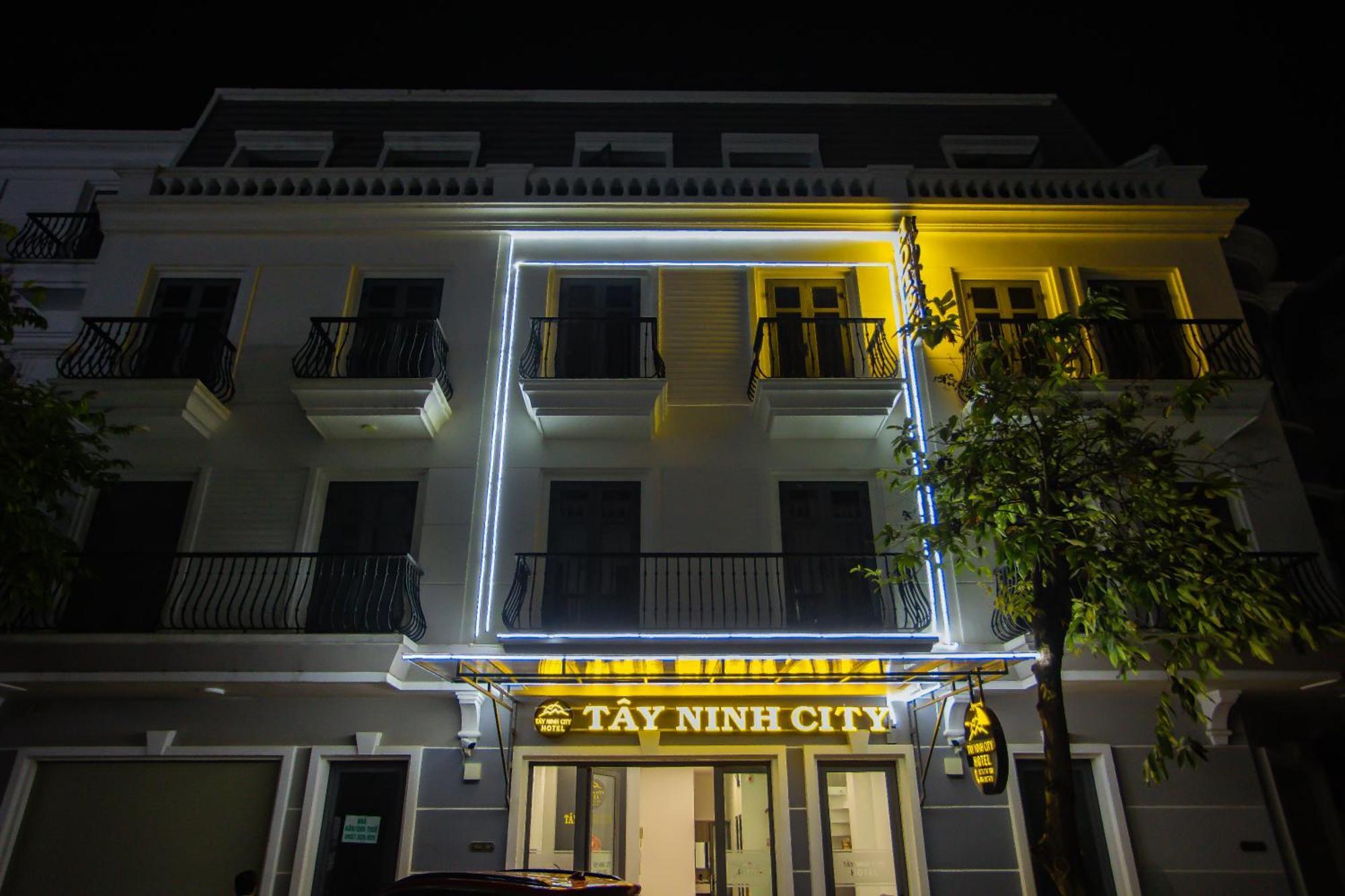 Tay Ninh City Hotel Exterior photo